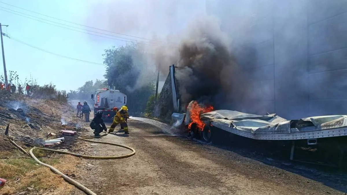 Incendio en tarimera en Teoloyucan
