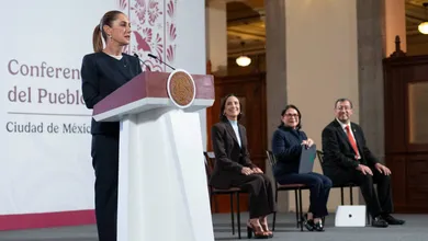 Sheinbaum cuestionó que la “Marea Rosa” busque un nuevo partido sin propuestas.