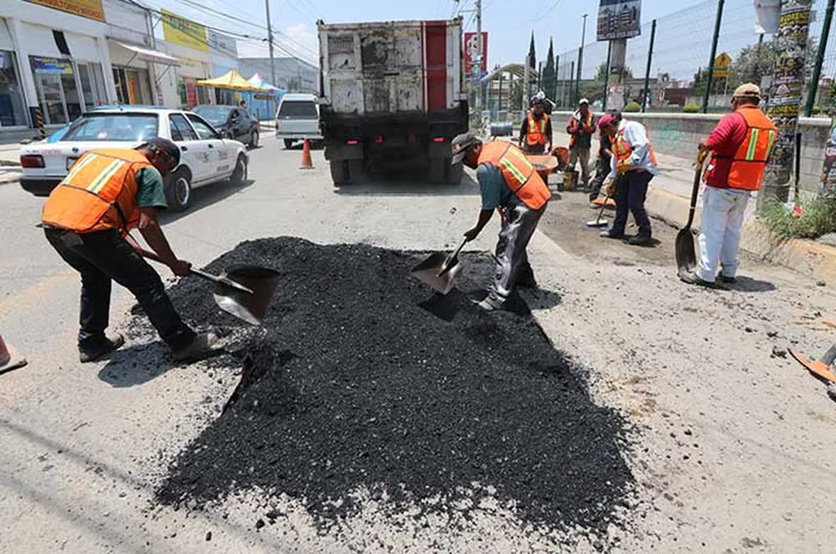 Toluca repara más de 5 mil baches en tres semanas