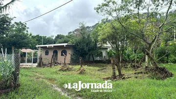 Tejupilco: Abandonan primeras viviendas en riesgo por río Rincón de López