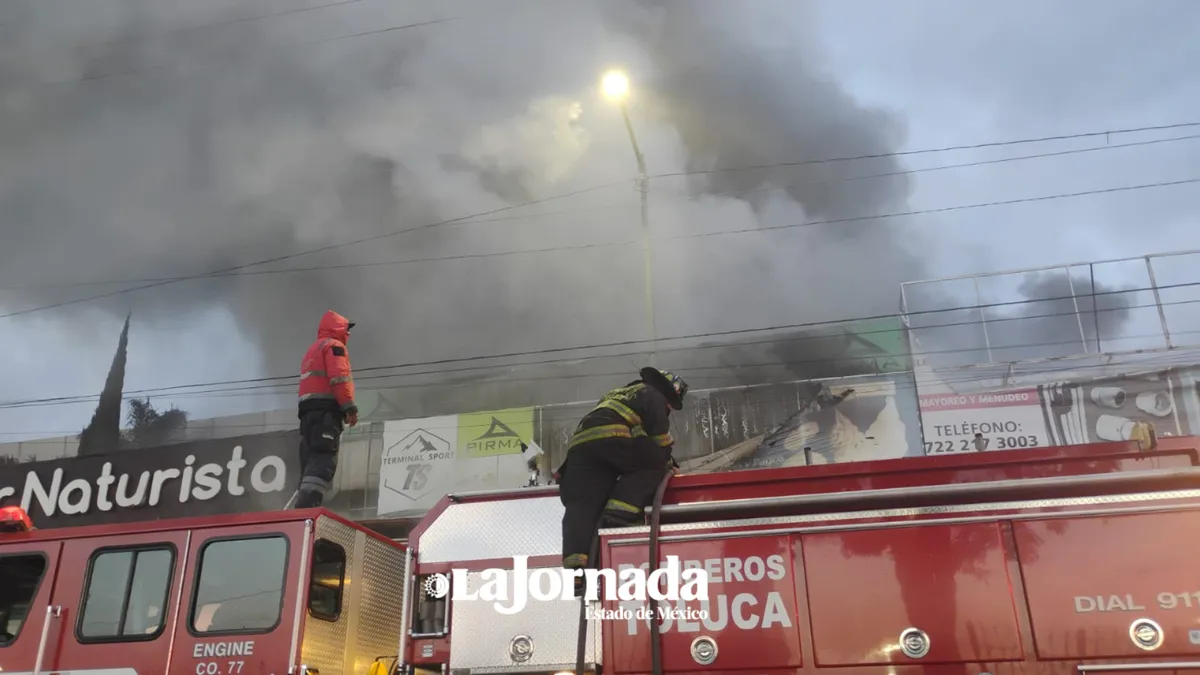 ¡URGENTE! Incendio cerca de la Terminal de Autobuses Toluca [VIDEO]