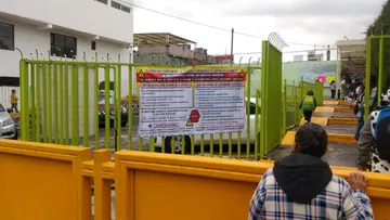 Padres de familia exigen renuncia de directora de Primaria Margarita Maza de Juárez