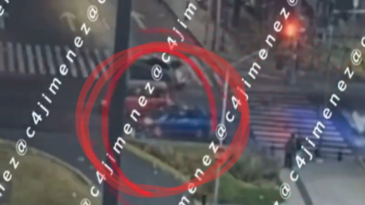 [VIDEO] Así fue el momento en que un vehículo impacta a Roberto y lo arrastra varios metros en Iztapalapa