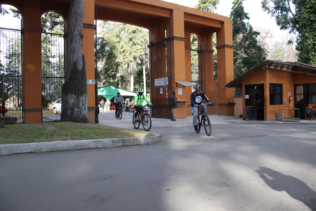 Zacango invita a Rodada Navideña para recaudar cobijas para perros y gatos