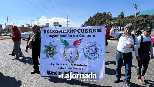 Elementos del CUSAEM bloquean Paseo Tollocan