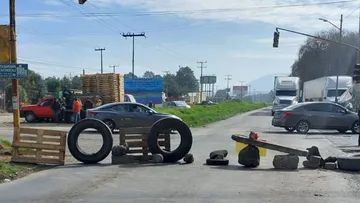 Ocoyoacac: Pobladores de San Pedro Cholula realizan bloqueo