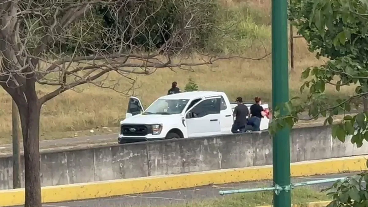 Atacan a balazos a funcionario de Seguridad de Colima