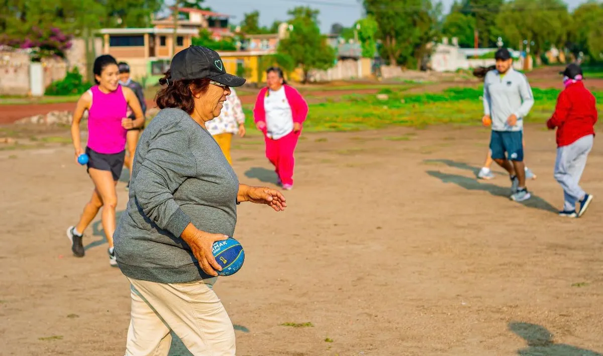 Activación física en Teotihuacán, fomenta el ejercicio en muchas mujeres
