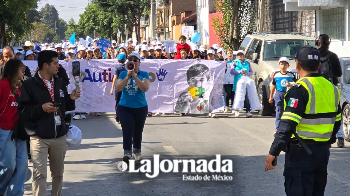Marchan en Toluca para visibilizar trastorno del espectro autista