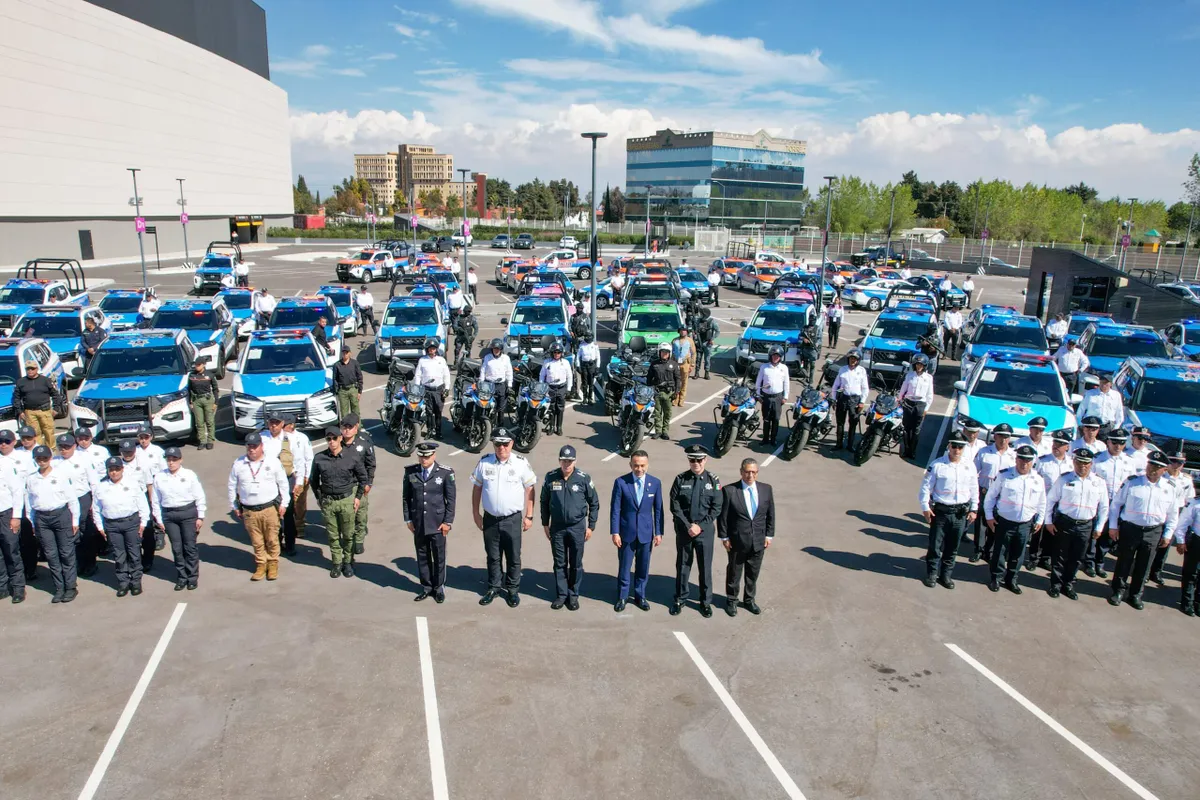 Hace Fernando Flores de Metepec una fortaleza, entrega 100 nuevas patrullas