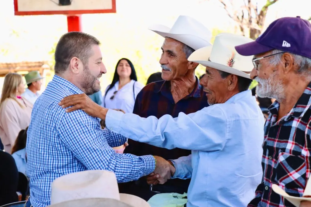 José Paz López impulsa programas sociales para fortalecer las comunidades de Badiraguato en 2026