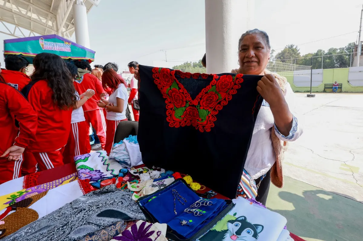 Chimalhuacán reconoce la herencia cultural indígena con exposición artesanal y gastronómica