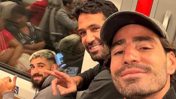 ¿También quedaron atrapados? Futbolistas del Toluca FC viajan en tren.