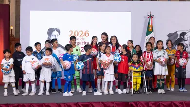 Niños y jóvenes participan en programas de desarrollo impulsados por la FMF, Liga MX y Conade.