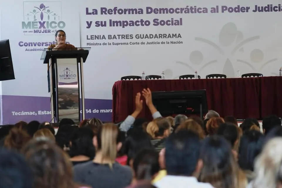 Lenia Batres es arropada por Morena en Tecámac