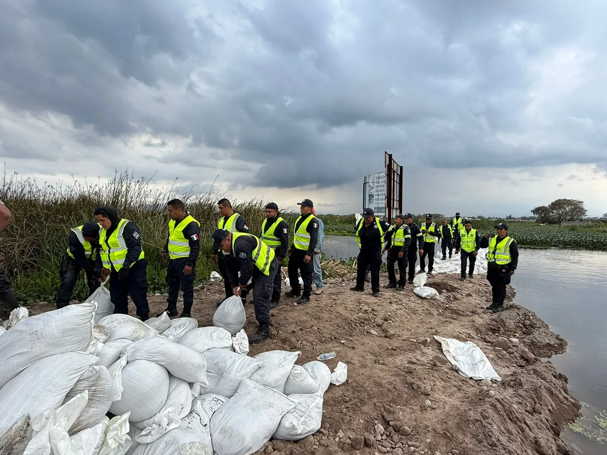Refuerzan bordos del Río Lerma para prevenir desbordamientos