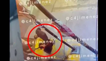 Dichas imágenes, que se están haciendo viral en redes sociales, han causado indignación debido a la brutal actitud de Kevin Baruch Flores que tiene poco de haber salido del reclusorio. Foto: Captura.