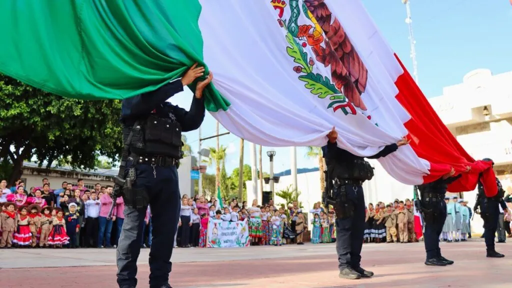 Autoridades de Badiraguato conmemoran el 115 Aniversario de la Revolución Mexicana