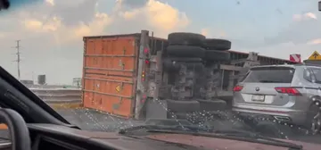 Accidente vial afecta circulación en la Toluca-Naucalpan [VIDEO]