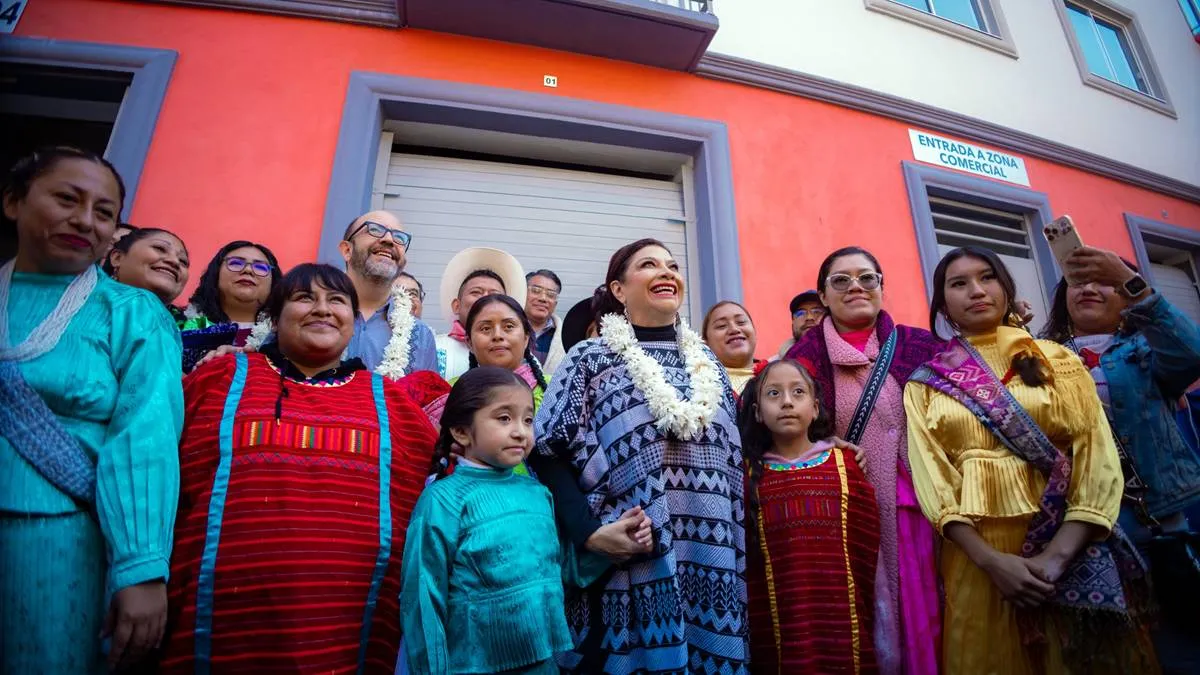 Comunidad indígena recibe 120 viviendas en el Centro Histórico de CDMX