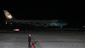Joe Biden llega a México y aterriza en el AIFA