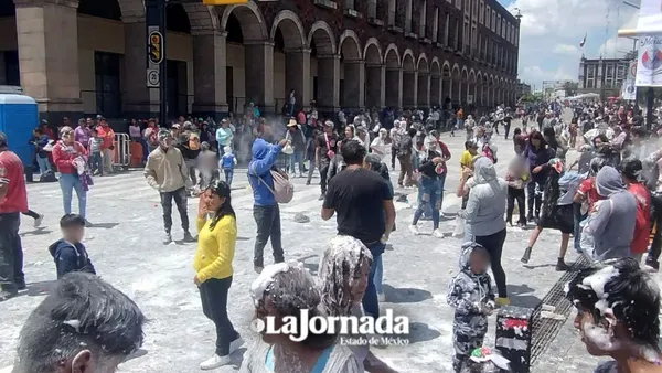 Ciudadanos utilizan espuma pese a prohibición en Toluca