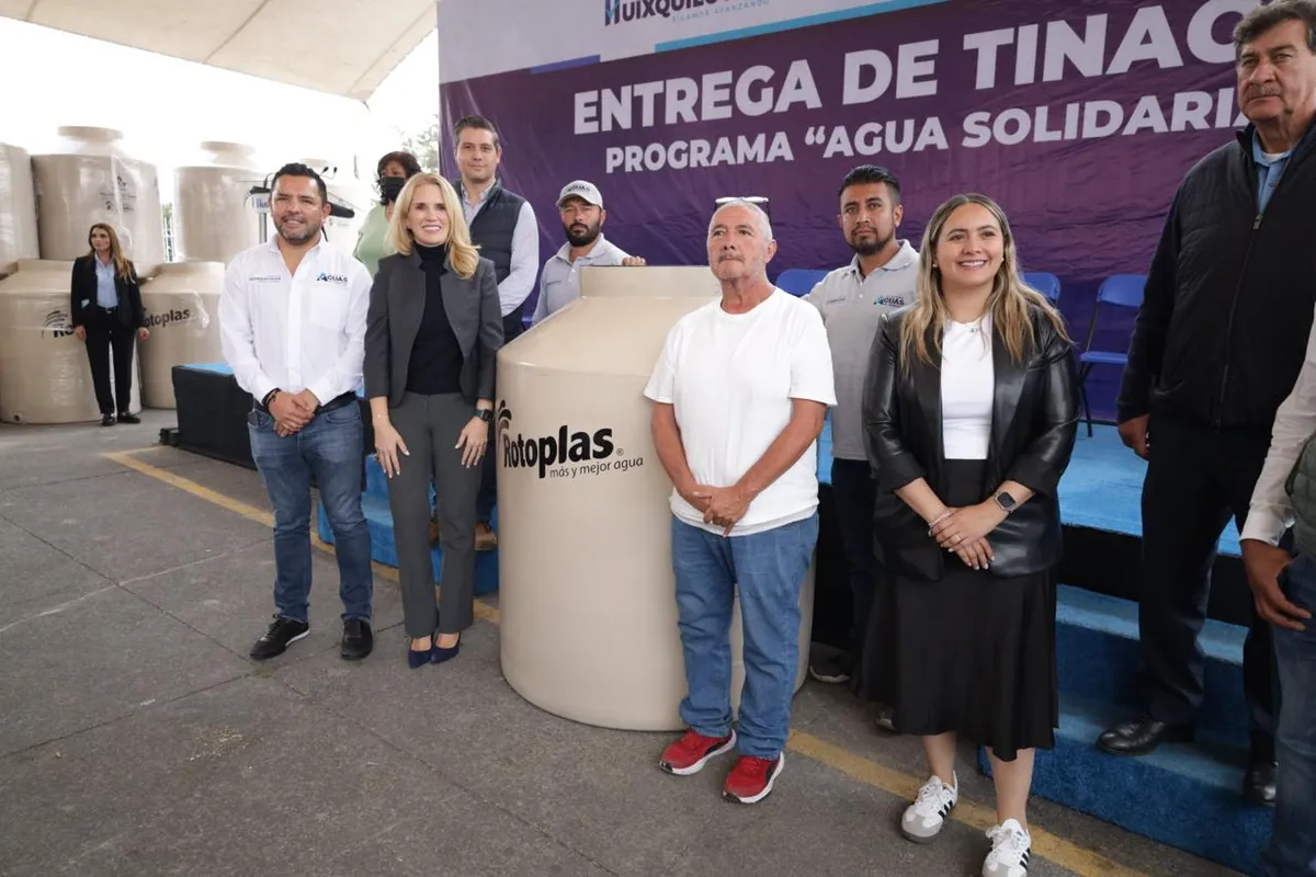 Huixquilucan entrega tinacos para aumentar almacenamiento de agua