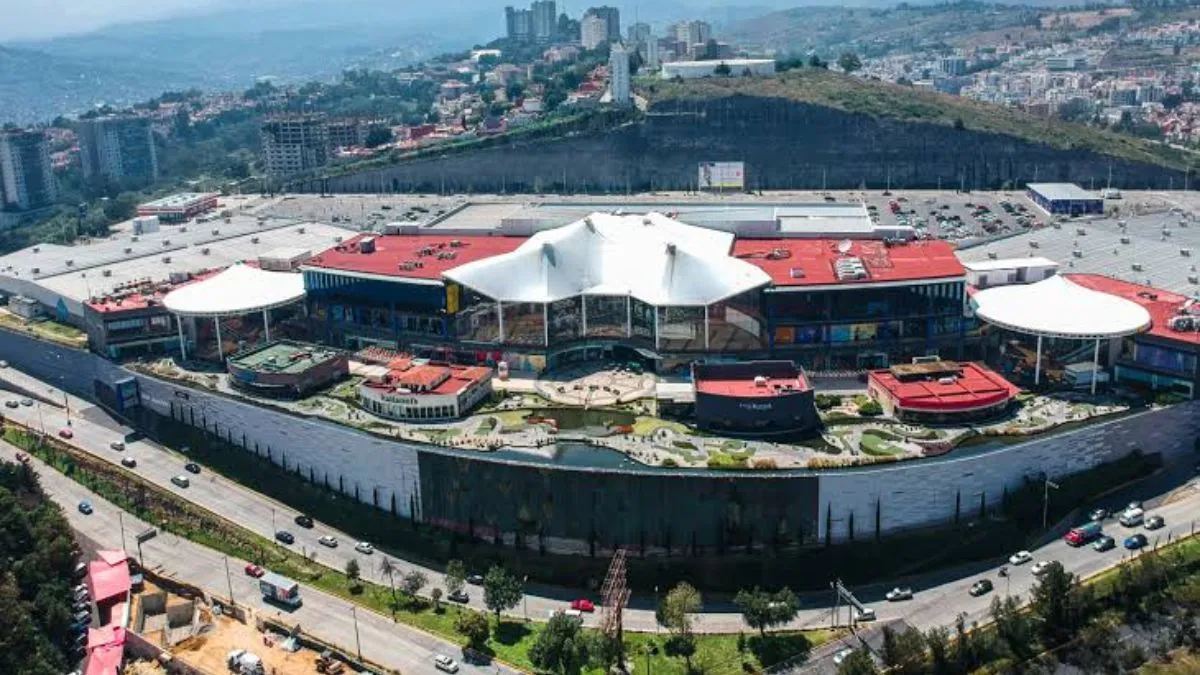 Habitantes de Lomas Verdes exigen seguridad en plaza La Cúspide Naucalpan