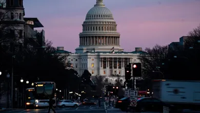 Un grupo de legisladores republicanos frenó este viernes el avance del plan de recortes fiscales impulsado por el presidente Donald Trump.