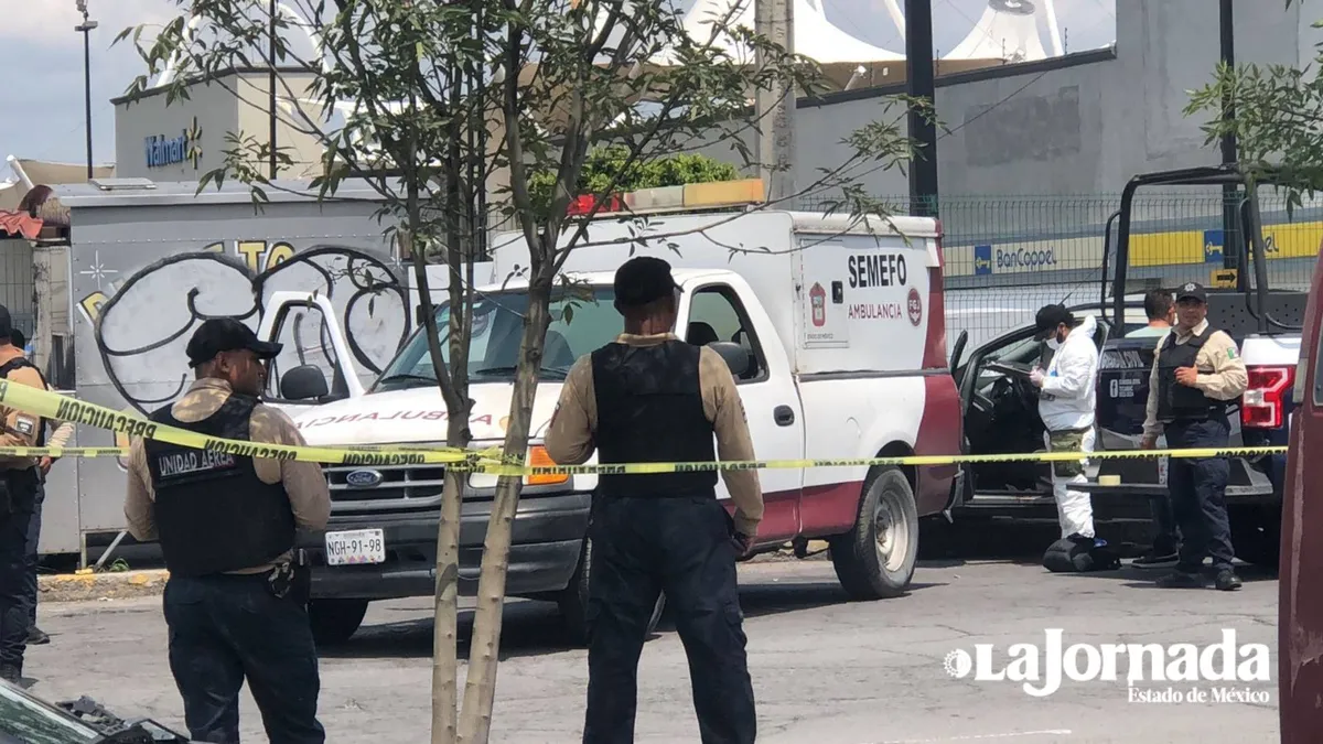 Asesinan a balazos al conductor de una camioneta en Tecámac