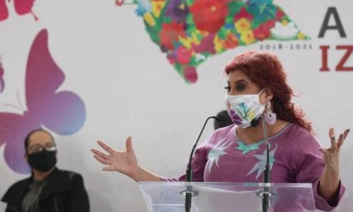 Clara Brugada de Iztapalapa es una de las siete alcaldes de Morena que podrán contender por la relección al ganar las encuestas del proceso interno de Morena. Foto Roberto García Ortiz / Archivo