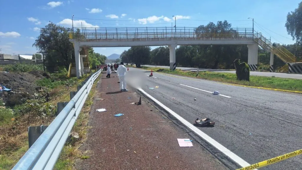 Estudiante muere atropellado en la autopista México-Pirámides