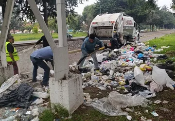 Toluca endurece sanciones contra quienes tiren basura en la vía pública