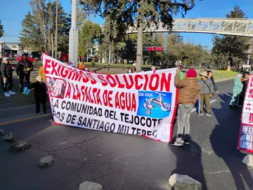 [VIDEO] Bloqueo en la Toluca-Atlacomulco por falta de agua