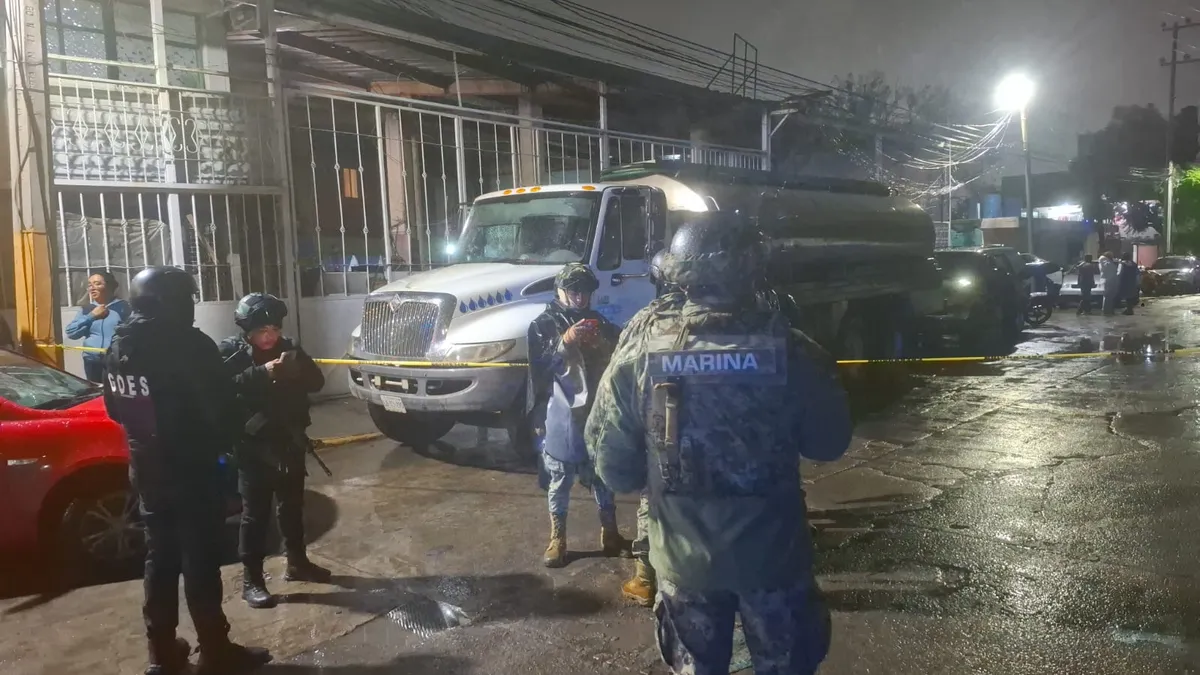 Ecatepec: Desalojan a 50 vecinos por incendio en San Pedro Xalostoc