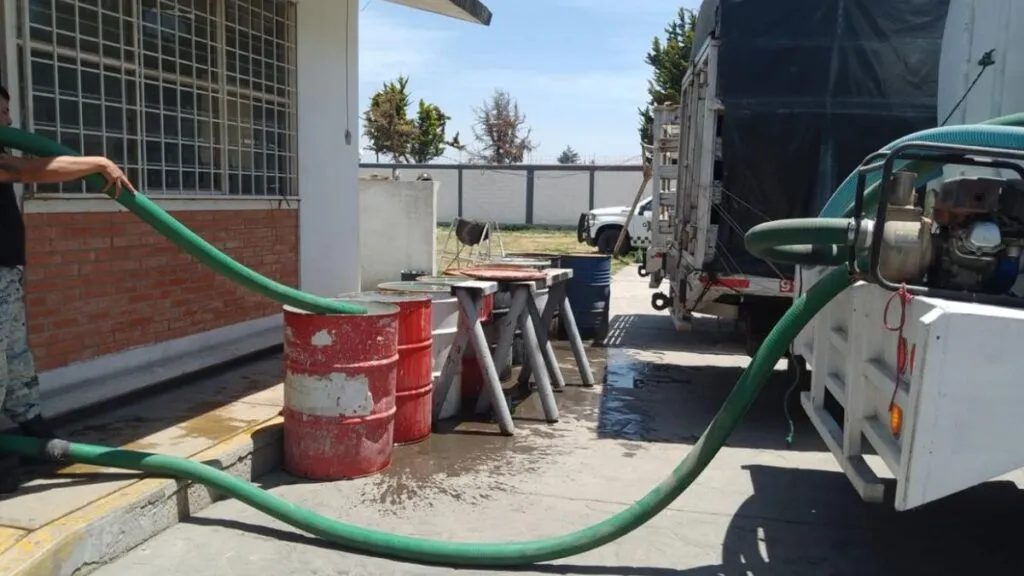 Toluca continúa con distribución gratuita de agua potable a través de pipas