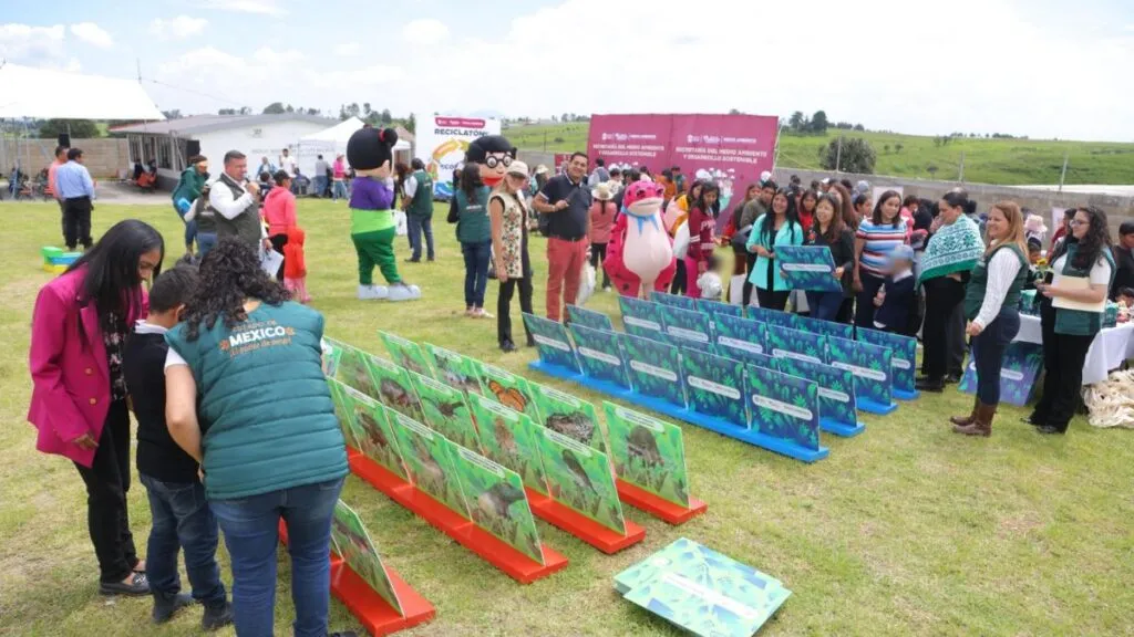 Escuelas de Almoloya de Juárez recibirán cuadernillos “Aventuras Verdes”