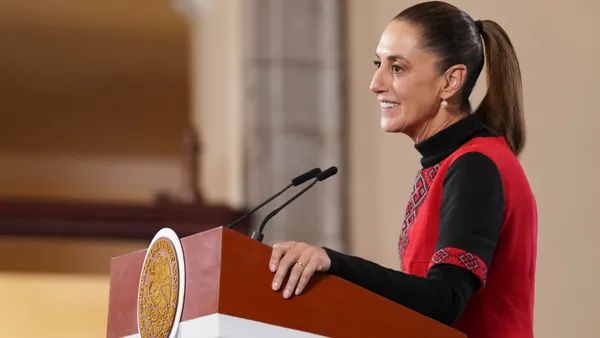 Sheinbaum aseguró que la reforma electoral mantendrá la autonomía del INE y reducirá gastos sin afectar derechos políticos.