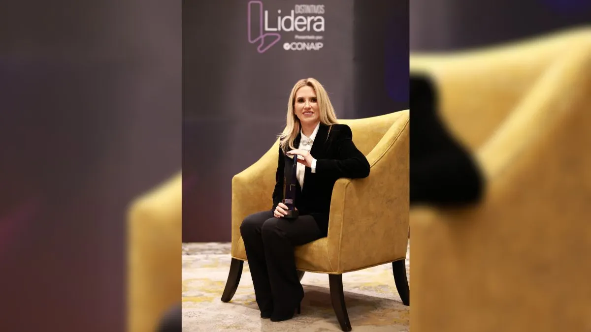 Romina Contreras recibe Distintivo Lidera por Sistema Municipal de Emergencias 24/7 y Centro de Justicia Cívica