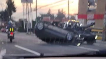 El accidente provoca afectaciones importantes a la circulación, por lo que se recomienda extremar precauciones y anticipar los tiempos de traslado.