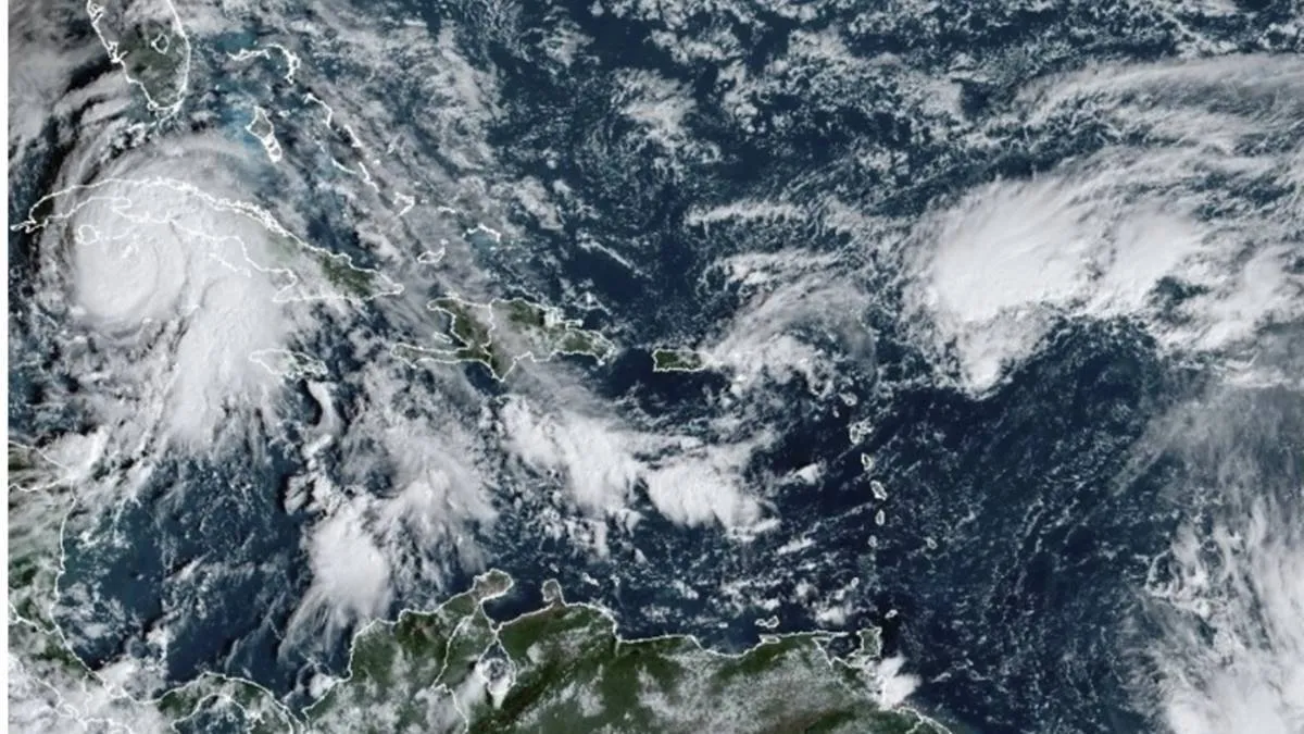 ‘Rafael’ se convierte en huracán y avanza sobre el mar Caribe