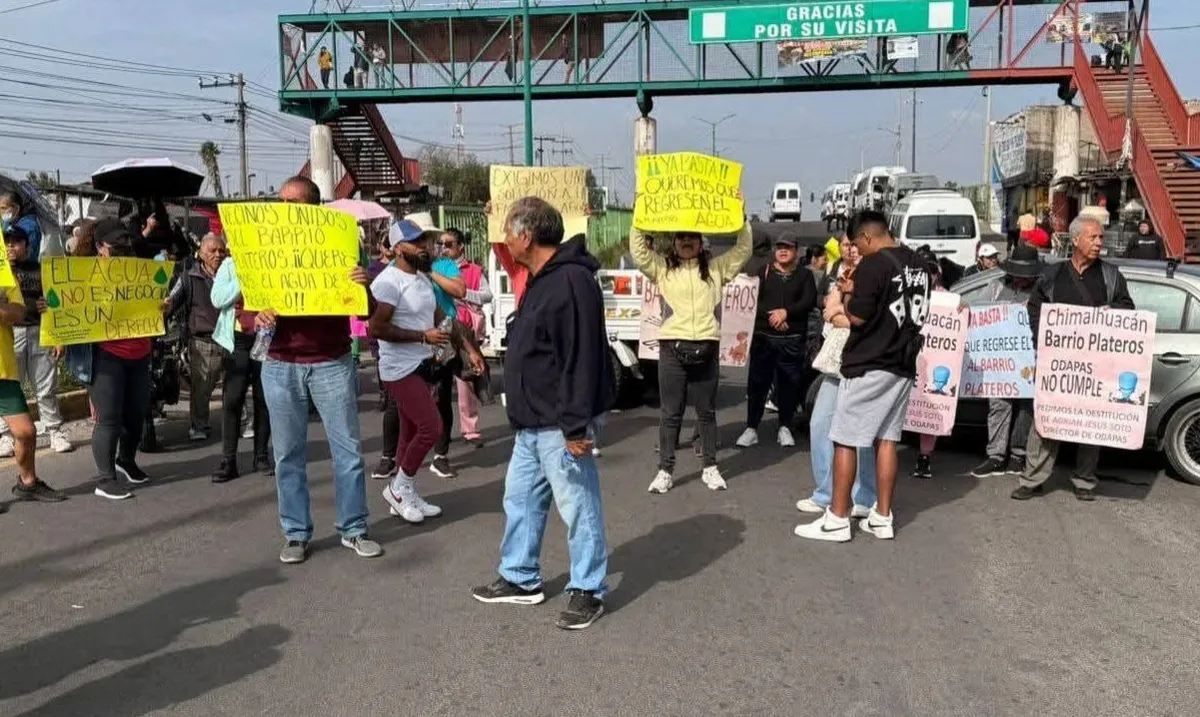Por falta de agua en Chimalhuacán bloquean Bordo de Xochiaca