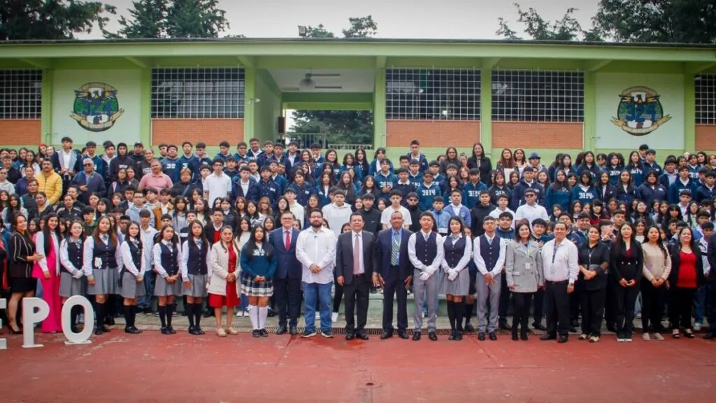 Somos un gobierno que prioriza la educación: Asegura alcalde Isaac Montoya en regreso a clases