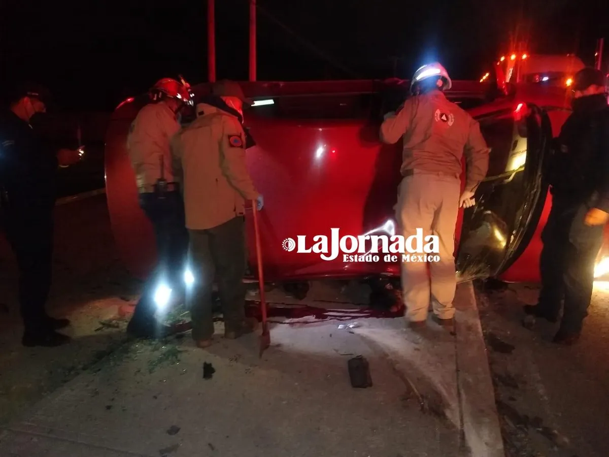 Dos muertos y tres heridos deja choque en Otzolotepec