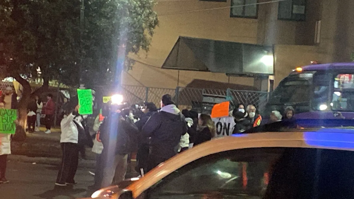 Bloquean avenida Santa Lucía en Álvaro Obregón