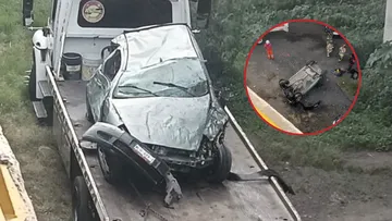 Auto sale proyectado desde puente tras choque en la Texcoco-Lechería.