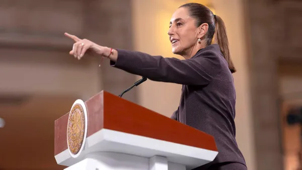 Claudia Sheinbaum pidió a la Cámara de Diputados eliminar la retroactividad en la reforma a la Ley de Amparo y aclarar su aplicación.