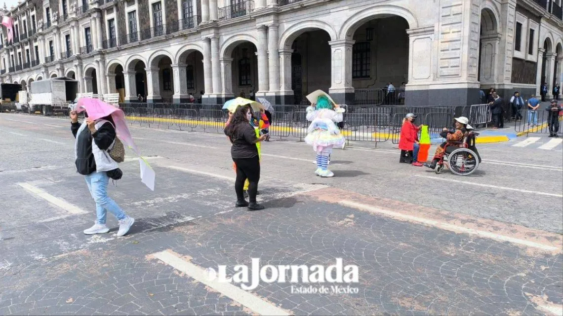 Toluca: Pintacaritas y payasitas cierran Lerdo