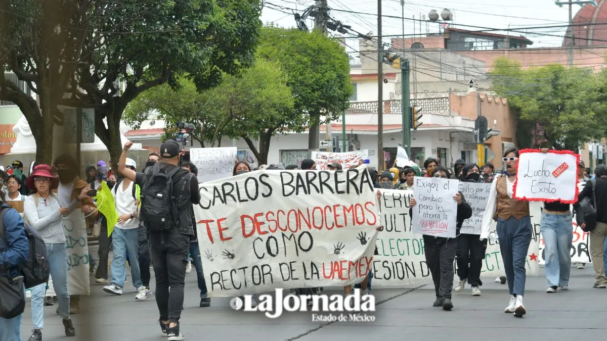 #Potrogate | Universitarios marcharon para exigir la renuncia del Rector de la Uaemex
