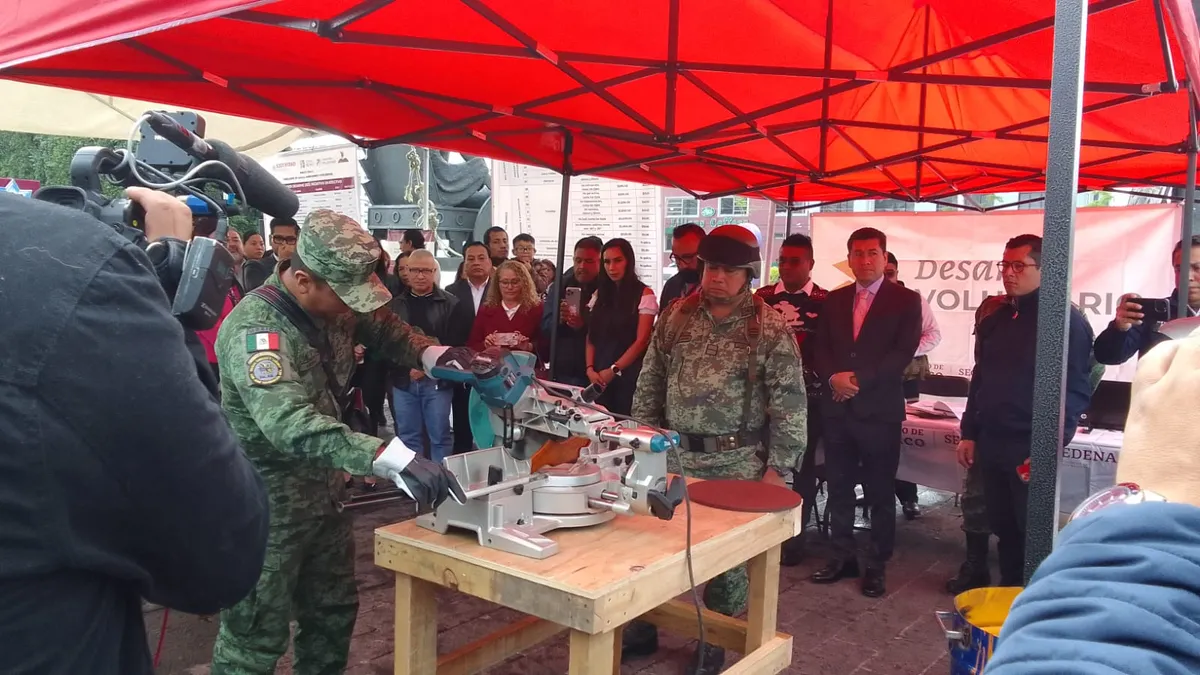 Nezahualcóyotl: entregan 59 armas hechizas, SEDENA